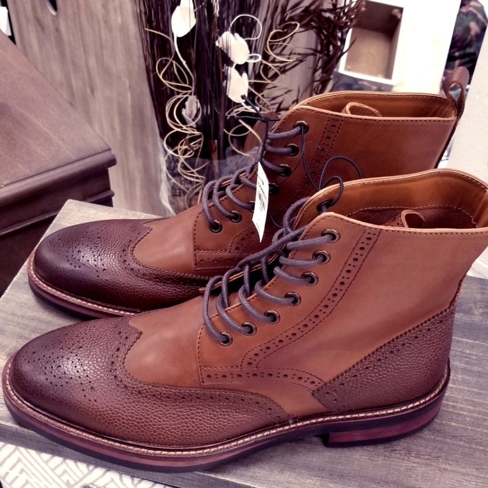 EXPRESS men's boots - NWT